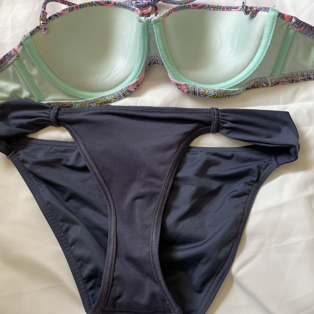 Bikini - Picture 2 of 4